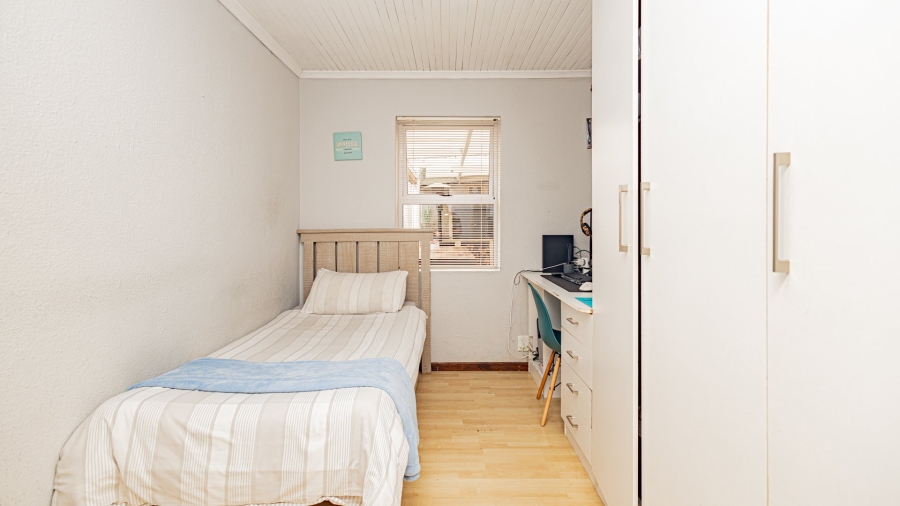 3 Bedroom Property for Sale in Westridge Western Cape